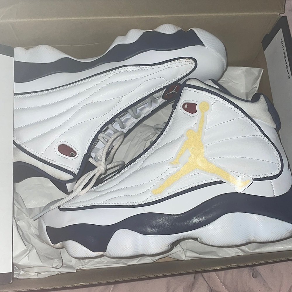 Jordan pro strong! A size 5 in kids I wear a 6.5 in women it fits perfectly